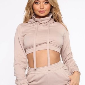 Fashion Nova “give it a rest” cropped hoodie in taupe. NWT sz.small